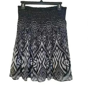 White House Black Market Women's Black & White Geometric Print Poly Georgette Li